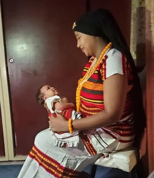 Haadha qanafa keewwattee daa'ima baattee jirtu