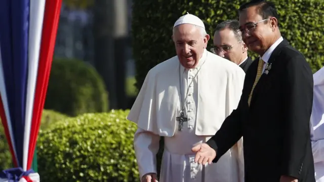 ภารกิจแรกของสมเด็จพระสันตะปาปาฟรานซิส คือการเข้าพบ พล.อ. ประยุทธ์ จันทร์โอชา ณ ทำเนียบรัฐบาล
