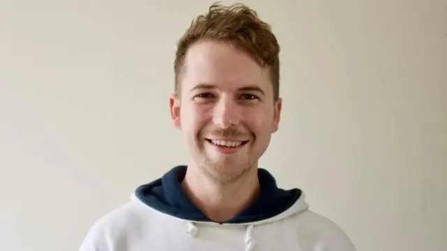 ایڈ بارنس کہتے ہیں کہ جب وہ اپنی زندگی کی دیگر مصرفیات میں گم ہوتے ہیں تو ٹک ٹاک کو ڈیلیٹ کر دیتے ہیں