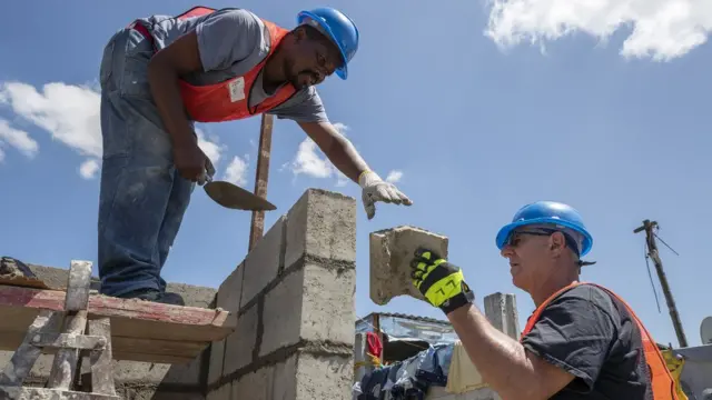 奥巴马在任期最后三年，美国市场创立了约780万个新职位，而美国市场的职位在过去差不多10年都有增长。
