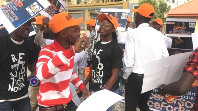 Awọn ikọ ajijagbara Revolution Now nile ẹjọ