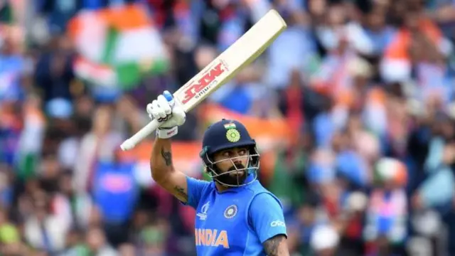 કોહલીએ વન-ડેમાં આ સિદ્ધિ નોંધાવનારો ભારતનો ત્રીજો અને વિશ્વનો નવમો બૅટ્સમૅન છે.