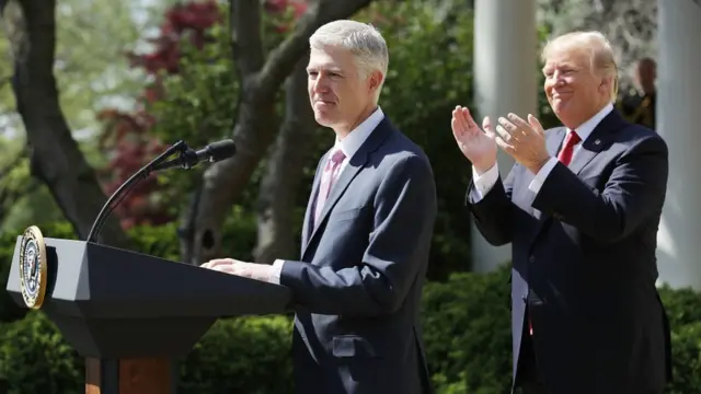 Neil Gorsuch y Donald Trump.