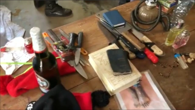 Knives wey school authority sieze from student