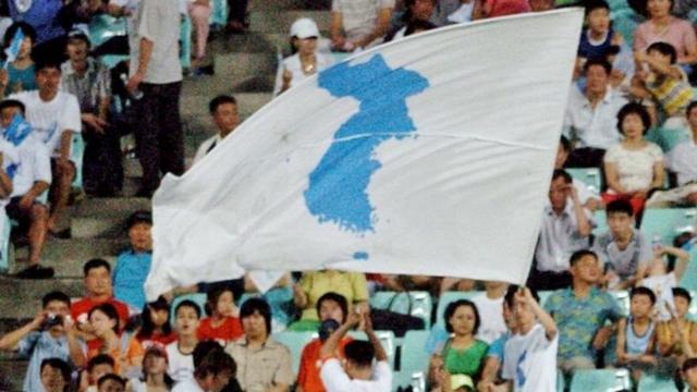 ธงรวมชาติเกาหลี เป็นสัญลักษณ์แห่งความปรารถนาของเกาหลีเหนือและเกาหลีใต้ ที่จะยุติการแบ่งแยกที่ยาวนานเกือบ 70 ปี