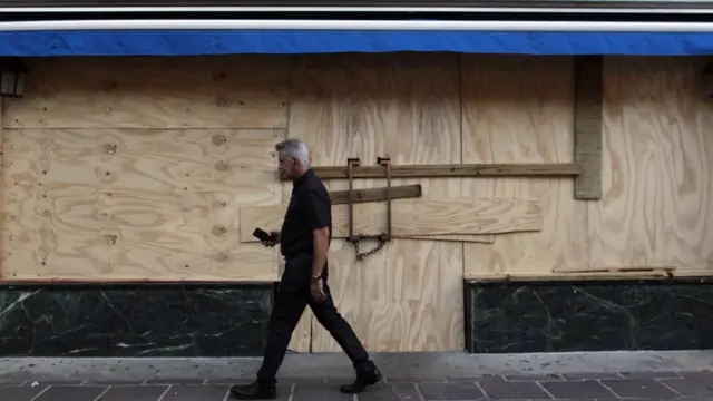 Preparaciones en Puerto Rico ante la llegada de María