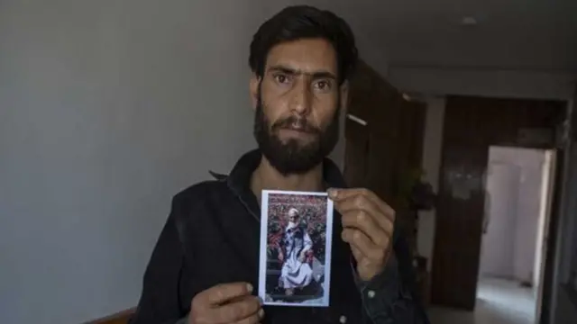 کشمیر میں بندشیں