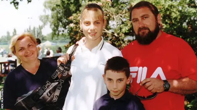 ইয়েলেনা ডকিচ, দামির ডকিচ এবং ইয়েলেনার আট বছরের ছোট ভাই