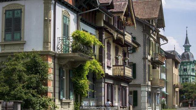 瑞士首都伯尔尼到处都是历史悠久的拱廊、砂岩建筑和户外喷泉