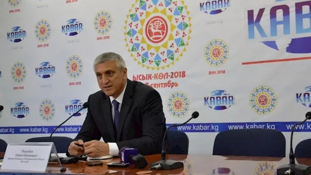 Кыргызстандагы өзбек элчиси Комил Рашидов.
