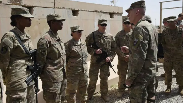 Les Etats-Unis ont actuellement environ 14 000 soldats en Afghanistan.