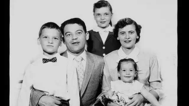 Familia Stern al completo