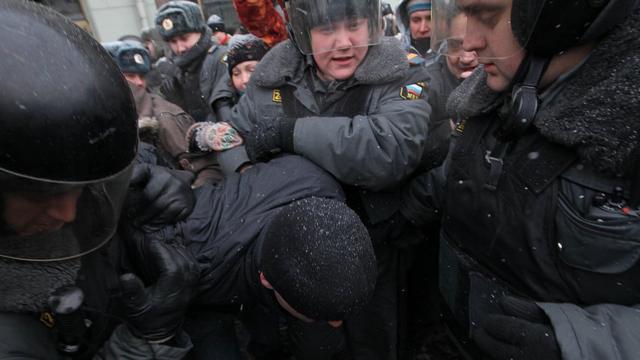 Задержания на акции протеста в Москве в 2011 году
