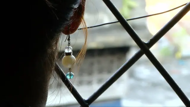 পাচার হওয়া নারীদের অনেক সময় তালা মেরে বন্দী করে রাখা হয়।