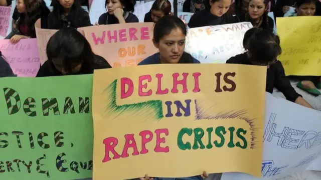 महिला सुरक्षा के लिए प्रदर्शन