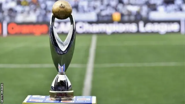 Le trophée de la Ligue des champions de la CAF