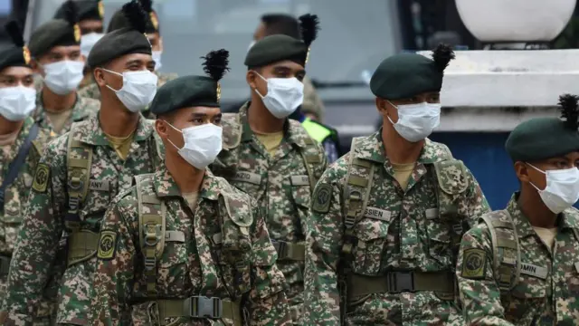 Военные дислоцированы на улицах Куала-Лумпур, Малайзия