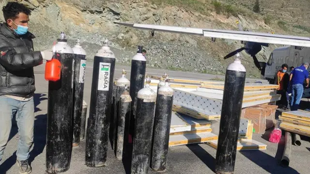 पत्रकार सम्मेलनमा मन्त्री तामाङले दुर्गम क्षेत्रमा स्वास्थ्य सामग्री पुर्‍याउने पनि प्रतिबद्धता जनाएका छन्