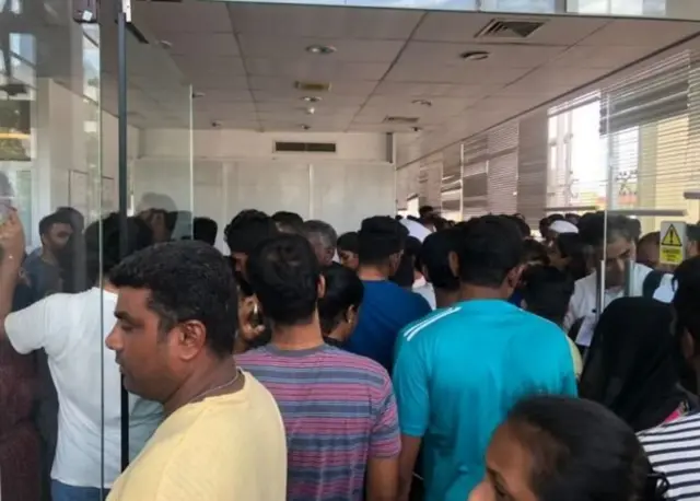 இலங்கை தொடர் குண்டுவெடிப்பு: மக்களின் நேரடி அனுபவங்கள்