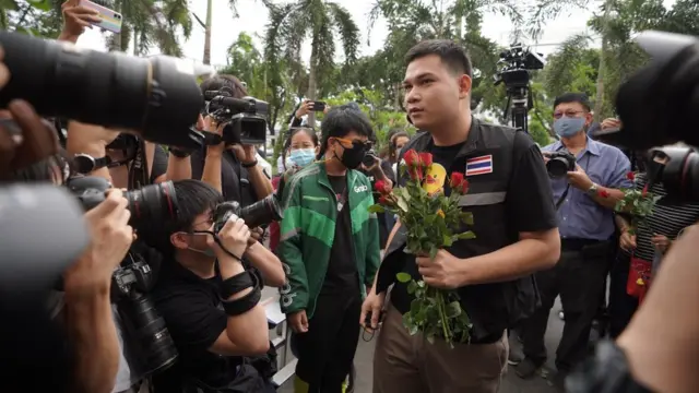 อรรถพล บัวพัฒน์ หรือ "ครูใหญ่"