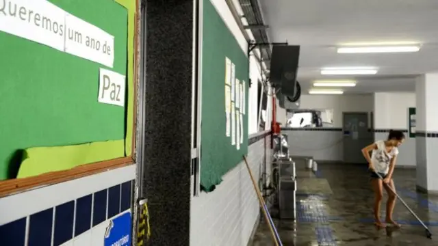 Aluna em ocupação de escola