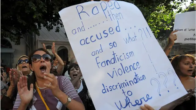 নারীদের সুরক্ষায় আইন তৈরির জন্য বিক্ষোভ