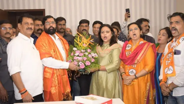 शीतल म्हात्रे, उद्धव ठाकरे, आदित्य ठाकरे, एकनाथ शिंदे, शिवसेना