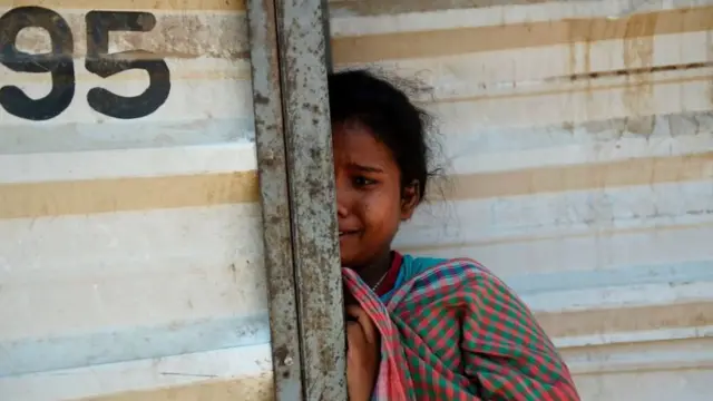 प्रवासी मज़दूरों का संकट: नौकरी छूट गई, भविष्य का पता नहीं, मानसिक स्वास्थ्य की चिंता किसको है?