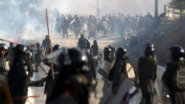 పాకిస్తాన్‌లో హింసాత్మక ఘర్షణలు