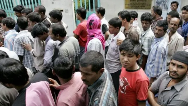 মালয়েশিয়ায় কি পরিমাণ অবৈধ বাংলাদেশী শ্রমিক আছেন তা সুনির্দিষ্টভাবে জানা কঠিন