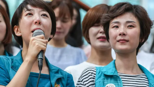 지난 7월 KTX 해고 승무원들이 투쟁 해단식 기자회견에서 김승하 KTX열차승무지부 지부장이 발언을 하고 있다