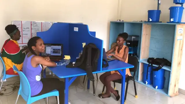 Abakozi ba Water Access Rwanda