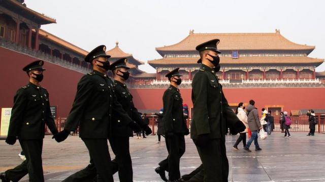 Полицейские в Пекине
