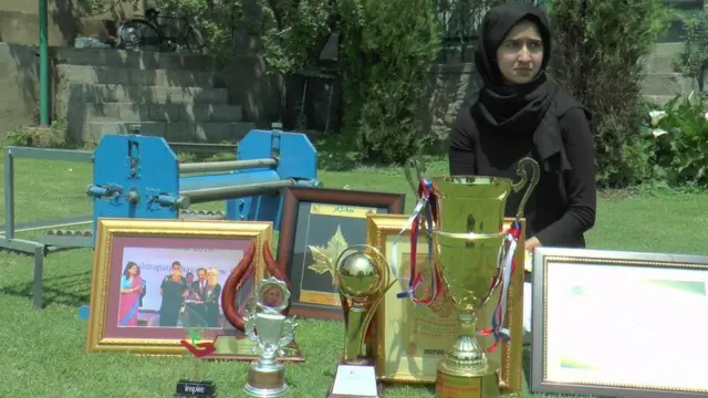 ذُوفا اقبال