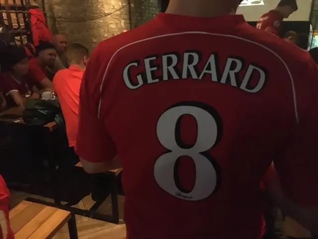 Neki su se prisetili legendarnog kapitena Liverpula Stivena Džerarda