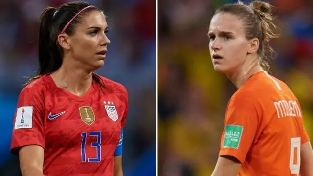 알렉스 모건 선수와 비비안 미데마 선수