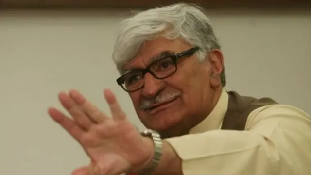 د چارسدې اين اې ۲۴ حوزه کې اسفنديار ولې خان ته د تحریک انصاف ګوند کانديد فضل محمد خان ماته ورکړې ده