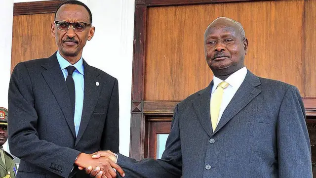 Paul Kagame et Yoweri Museveni