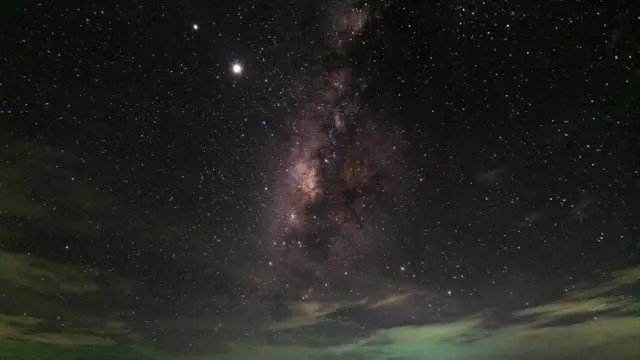 வானில் தெரியும் வியாழன் கோள்