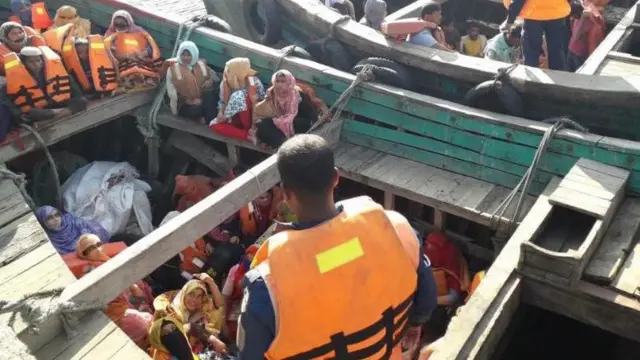 উদ্ধারপ্রাপ্তদের একাংশ