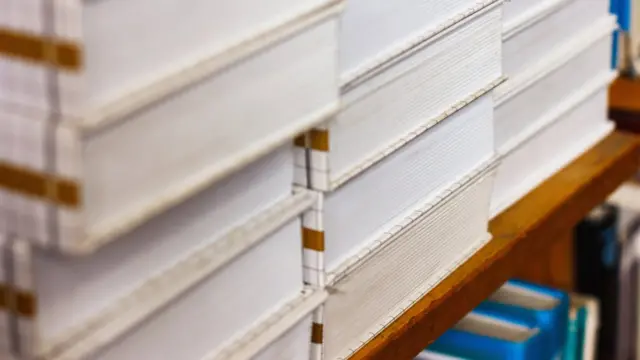 Книги на полке