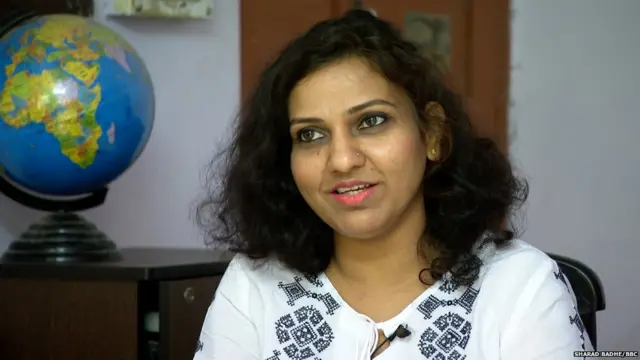 शिल्पा कांबळे, आयकर अधिकारी आणि लेखिका