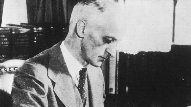 اشتهر هارفي كوشينغ بحزمه وصرامته مع فريقه، لكن دقته وكفاءته أسهمتا في تغيير أنظمة العناية بالمرضى في المستشفيات