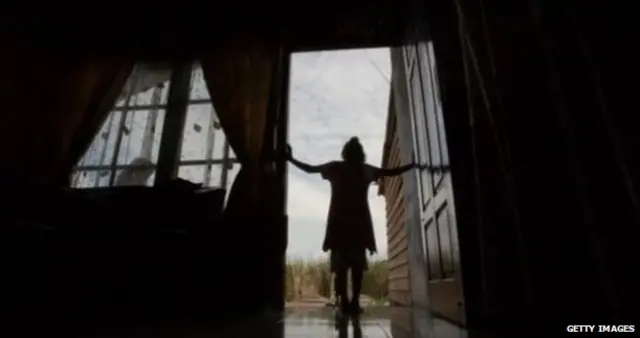 यौन अपराध, यौन उत्पीड़न, महिलाएं, लड़कियां, पुरुष, छेड़छाड़, रेप