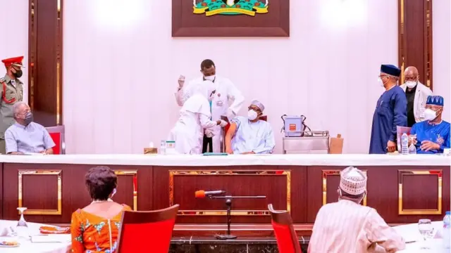 Aarẹ Buhari gba abẹrẹ