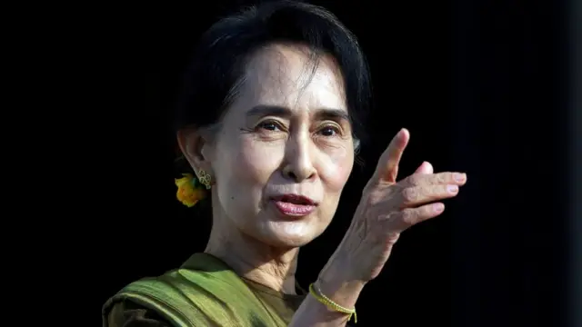 Aung San Suu Kyi (foto tahun 2013)