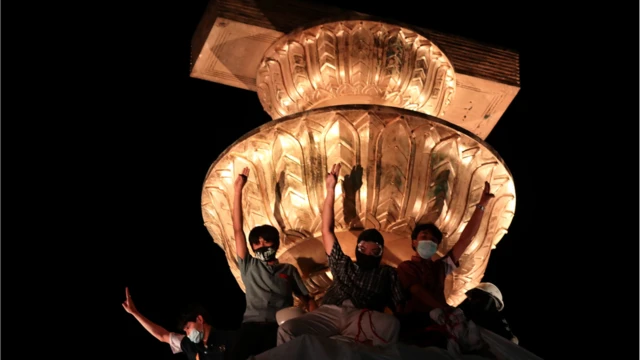 อนุสาวรีย์