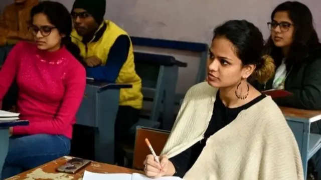 विद्यार्थिनी