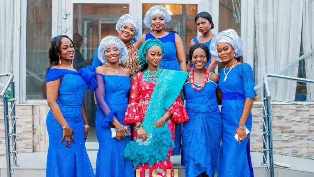 ናእጄሪያውያን ሴቶች በባህል ልብሳቸው ተውበው