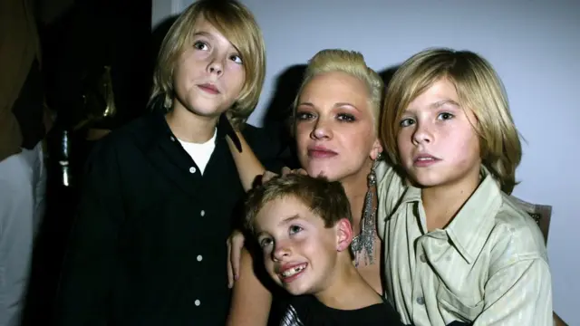 Asia Argento ve Bennett (ortada) 2004 yılında çekilen bir filmde beraber rol almıştı